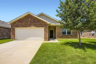 421 Starboard Dr, Crowley, TX 76036 - Photo 2