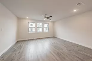 9709 Thorncrown Ln, Fort Worth, TX 76179 - Photo 6