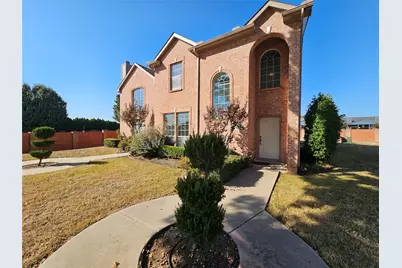 393 Ivan Drive, Lewisville, TX 75067 - Photo 2
