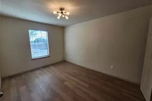 393 Ivan Dr, Lewisville, TX 75067 - Photo 12