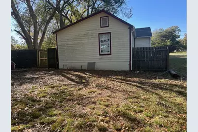 307 S Jernigan Street, Bells, TX 75414 - Photo 4