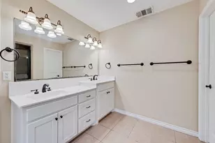 132 Hedgerow Ln, Lewisville, TX 75057 - Photo 14