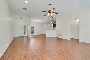 132 Hedgerow Ln, Lewisville, TX 75057 - Photo 10