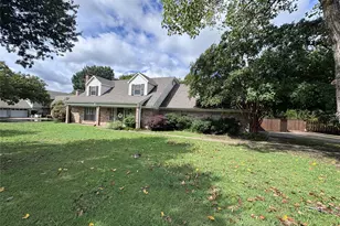 2202 Carriage Estates Rd, Sherman, TX 75092 - Photo 2