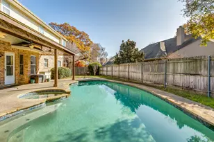 2704 River Forest Ct, Bedford, TX 76021 - Photo 2