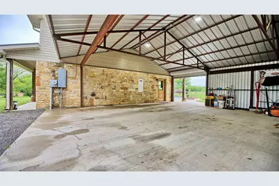 209 E Meadows Street, Saint Jo, TX 76265 - Photo 14