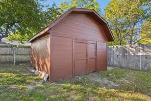 109 Harper Ct, Grand Prairie, TX 75051 - Photo 34