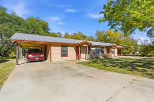 631 Coleman St, Stephenville, TX 76401 - Photo 6