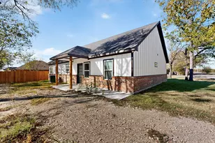 500 Ennis Scott St, Ferris, TX 75125 - Photo 22