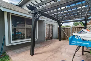 2671 Clayton Oaks Dr, Dallas, TX 75227 - Photo 32