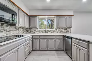 5718 Trailwood Dr, Dallas, TX 75241 - Photo 16