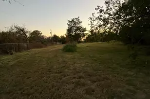 1617 Florence Dr, Azle, TX 76020 - Photo 2