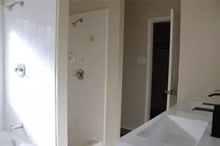 4653 St Francis Ave, Dallas, TX 75227 - Photo 4