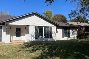 1913 Lynbrook Ln, Arlington, TX 76015 - Photo 2