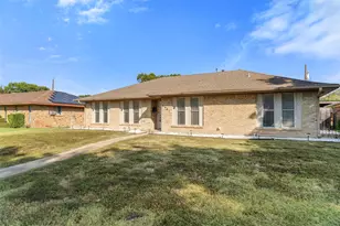 6907 Pickrell Dr, Dallas, TX 75227 - Photo 4