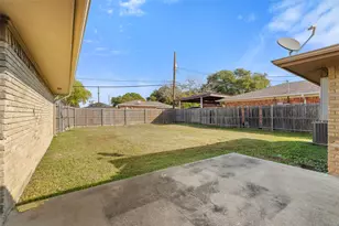 6907 Pickrell Dr, Dallas, TX 75227 - Photo 34