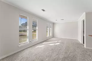 6907 Pickrell Dr, Dallas, TX 75227 - Photo 14