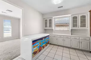 6907 Pickrell Dr, Dallas, TX 75227 - Photo 12