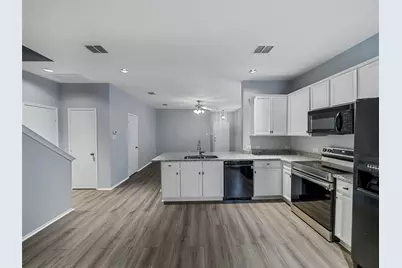 907 Jamie Drive, Grand Prairie, TX 75052 - Photo 6