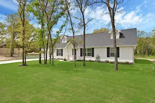 120 Sedona Crk Ct, Poolville, TX 76487 - Photo 2