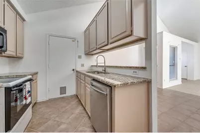 2002 Verlaine Drive, Carrollton, TX 75007 - Photo 10