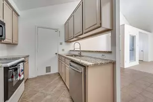 2002 Verlaine Dr, Carrollton, TX 75007 - Photo 10