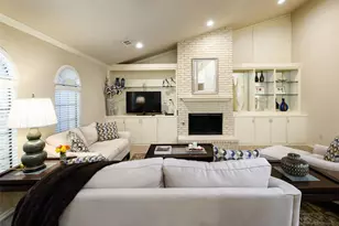 9115 Valley Chapel Ln, Dallas, TX 75220 - Photo 14