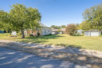 201 N 3rd Street, Krum, TX 76249 - Photo 28