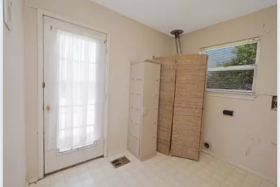 201 N 3rd Street, Krum, TX 76249 - Photo 22