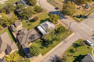 201 N 3rd St, Krum, TX 76249 - Photo 28