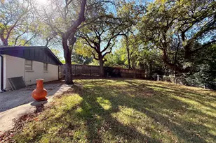 702 Chestnut Dr, Arlington, TX 76012 - Photo 12