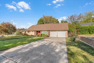 6112 Waco Way, Fort Worth, TX 76133 - Photo 2