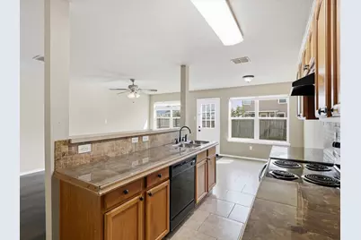 10713 Many Oaks Drive, Fort Worth, TX 76140 - Photo 8