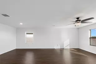 421 Blue Crow Ln, Fort Worth, TX 76052 - Photo 4