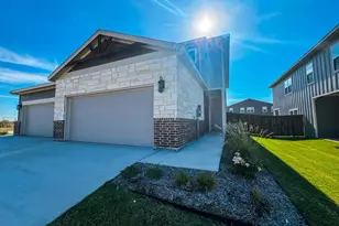 732 Blackland dr, Venus, TX 76084 - Photo 2