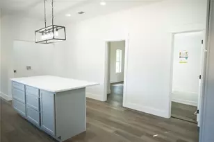 309 E Cheek St, Saint Jo, TX 76265 - Photo 14