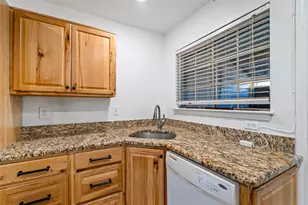 812 Creekside Dr, Lewisville, TX 75067 - Photo 6