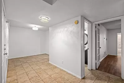 812 Creekside Drive, Lewisville, TX 75067 - Photo 10