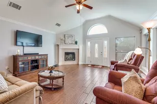 2620 Britany Cir, Bedford, TX 76022 - Photo 6