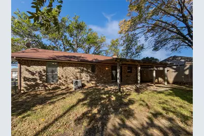 806 SE 4th Street, Grand Prairie, TX 75051 - Photo 8