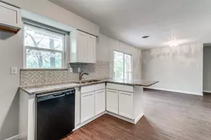 1236 King Dr, Bedford, TX 76022 - Photo 10