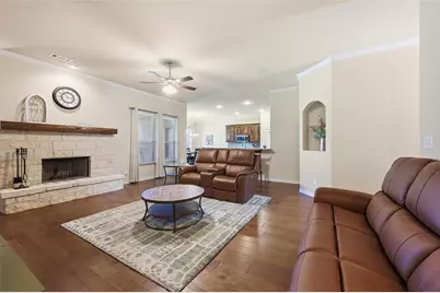 320 Little John Court, Saginaw, TX 76179 - Photo 10