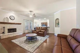 320 Little John Ct, Saginaw, TX 76179 - Photo 10