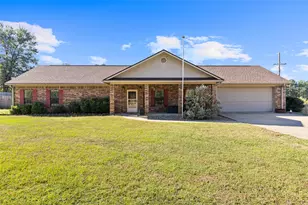 124 Woodpecker Rd, Gladewater, TX 75647 - Photo 1