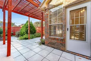 111 Midcrest Dr, Irving, TX 75063 - Photo 22