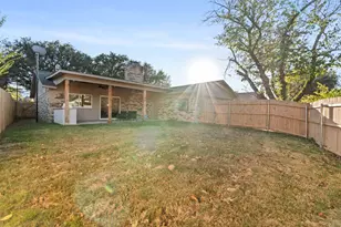 8629 Baumgarten Dr, Dallas, TX 75228 - Photo 32