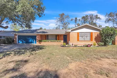 709 Valley View Drive, Arlington, TX 76010 - Photo 2