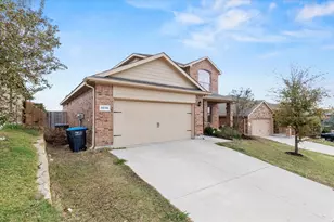 9236 Castorian Dr, Fort Worth, TX 76131 - Photo 4