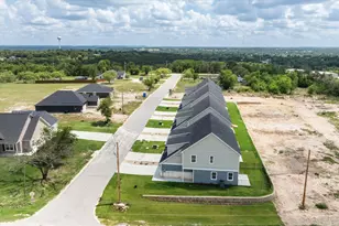 720 N Sycamore St, Hico, TX 76457 - Photo 32
