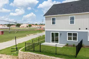 720 N Sycamore St, Hico, TX 76457 - Photo 30